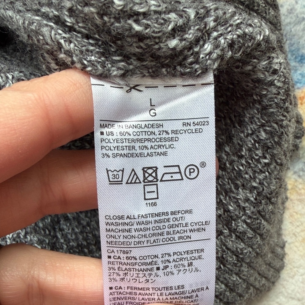 (274)Banana Republic Gray Button-Up Crewneck Sweater - Picture 4 of 4